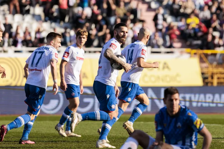 Prvo su 'torcida&scaron;i' digli bombastičnu poruku ba&scaron; negdje kad su dobili gol, a nakon bolnog poraza &scaron;okirali su svoje igrače rijetko viđenim potezom