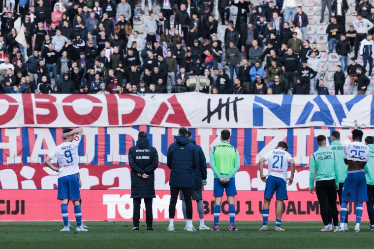 Prvo su 'torcida&scaron;i' digli bombastičnu poruku ba&scaron; negdje kad su dobili gol, a nakon bolnog poraza &scaron;okirali su svoje igrače rijetko viđenim potezom