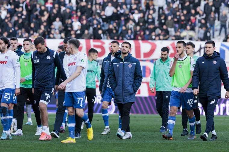 Prvo su 'torcida&scaron;i' digli bombastičnu poruku ba&scaron; negdje kad su dobili gol, a nakon bolnog poraza &scaron;okirali su svoje igrače rijetko viđenim potezom