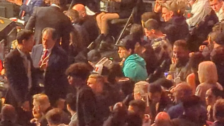Misteriozna brineta, koja je došla s ikonom američkog sporta, zasjenila veliki povratak Jona Jonesa u Las Vegasu: Svi su gledali u nju