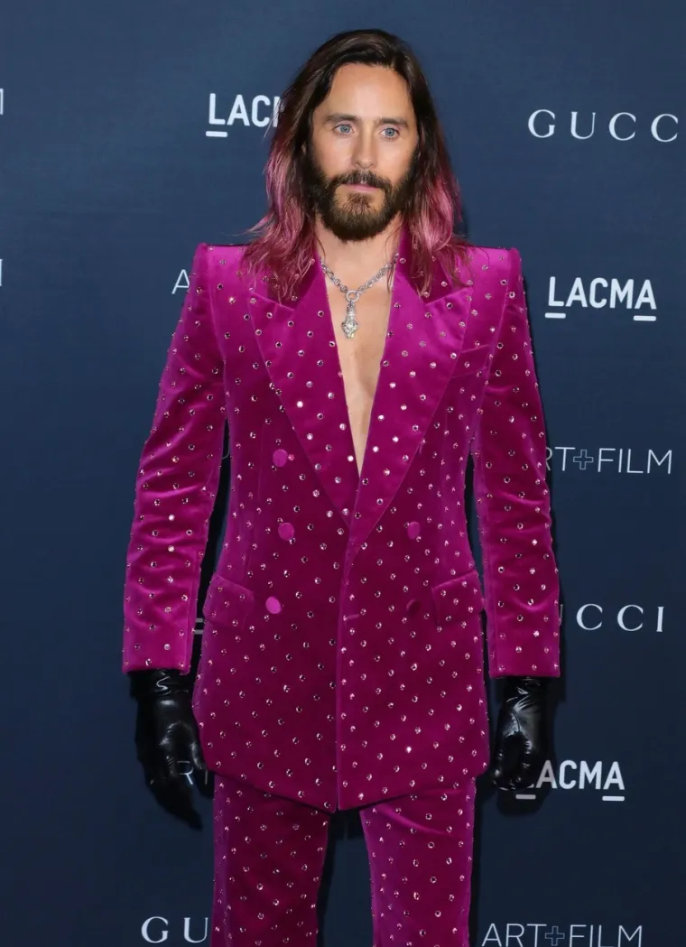 Leto se proslavio ulogom Jordana Catalana u hit seriji iz devedesetih &quot;I to mi je neki život&quot; u kojoj je glumio s Claire Danes. Paralelno je osnovao i bend 30 Seconds to Mars. Nakon serije &quot;I to mi je neki život&quot; glumio je u &quot;Klubu boraca&quot;, &quot;Rekvijemu za snove&quot;, &quot;Dallas Buyers Clubu&quot;, a za ulogu u tom filmu dobio je Oscara za sporednu ulogu. 