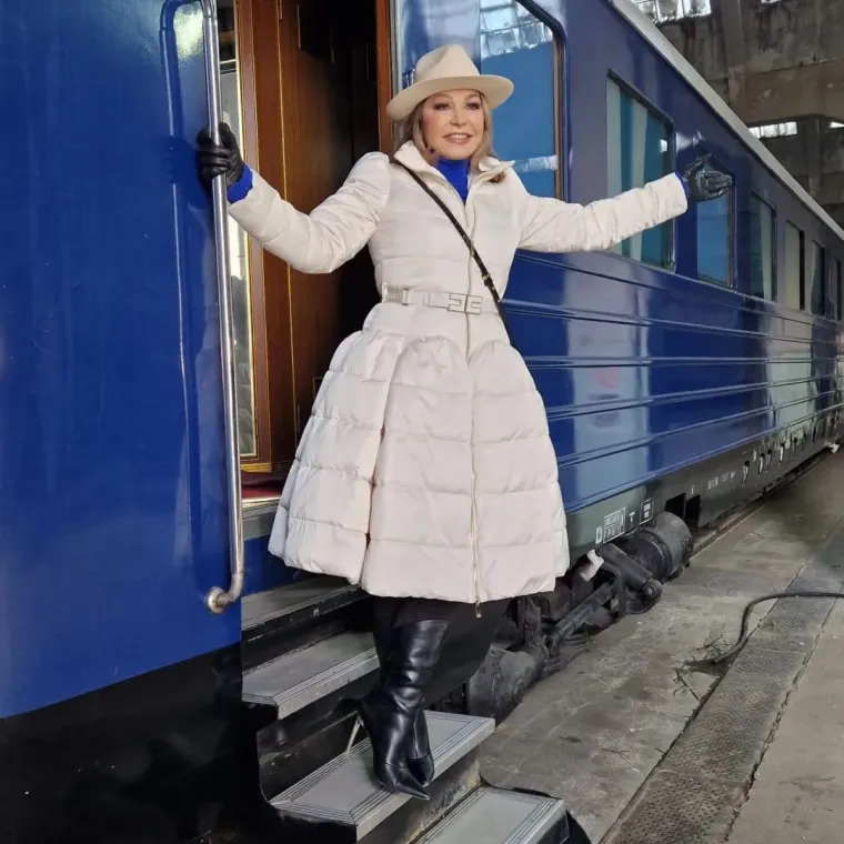 "To te prisili, jer uvijek se poljulja samopouzdanje, pogotovo ako te prevari ili ako se ne&scaron;to jako razočara&scaron;, ti si onda kao manje vrijedan ne&scaron;to, ti si ispao papak, glupača ili &scaron;to god", izjavila je Neda i zaključila kako misli da su i nju varali", priznala je pjevačica.