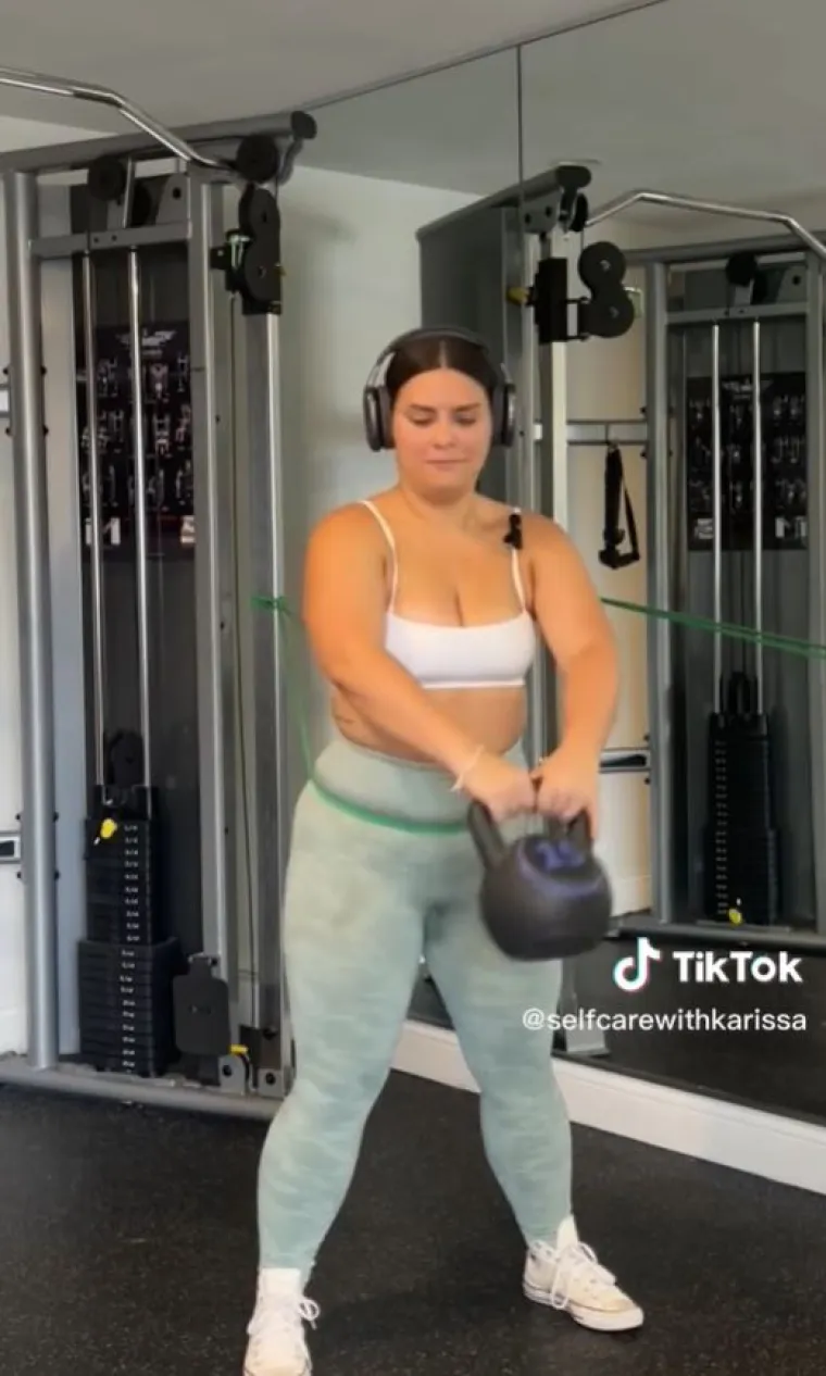 Jedna žena je dodala: &quot;Da! Ovo je moje tijelo! Uf, hvala što nas predstavljaš&quot;, a druga žena je dodala: &quot;Konačno netko s kime se mogu poistovjetiti!&quot;