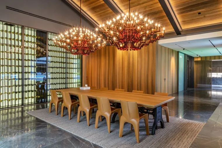 Zna se koliko vlasnik traži: Zavirite u zapanjujuću vilu sa sedam spavaćih soba u privatnoj slijepoj ulici