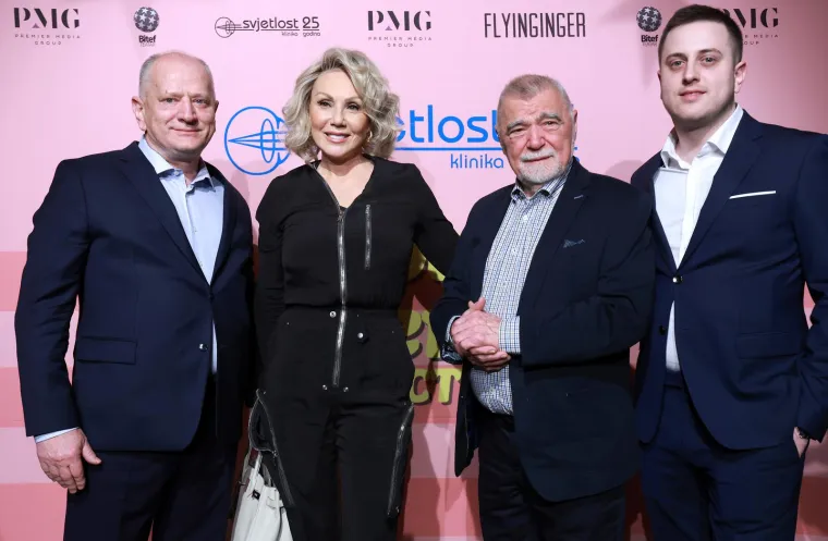 Lepa Brena se izljubila s Mesićem: 'Ona je bila jedno iznenađenje. Malo su je s čuđenjem dočekali, a onda je...'