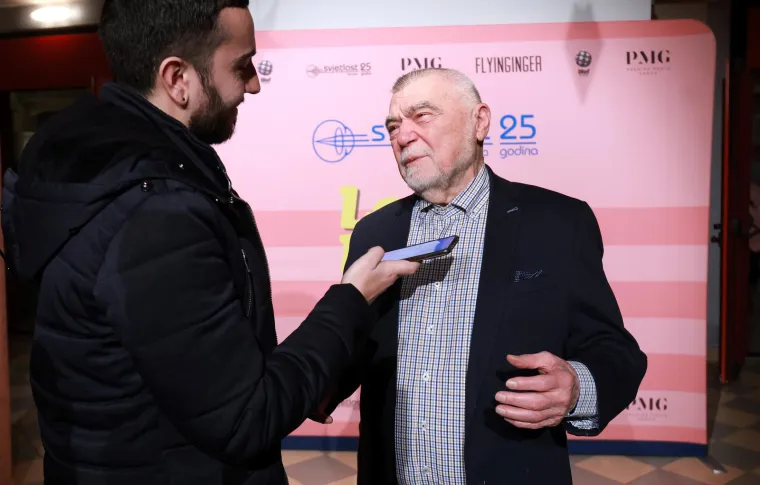 Lepa Brena se izljubila s Mesićem: 'Ona je bila jedno iznenađenje. Malo su je s čuđenjem dočekali, a onda je...'