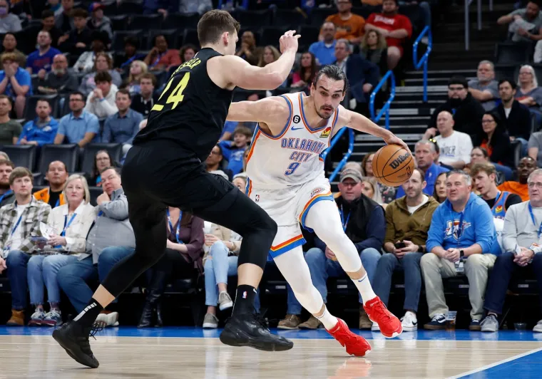 Lepa Brena se izljubila s Mesićem: 'Ona je bila jedno iznenađenje. Malo su je s čuđenjem dočekali, a onda je...'