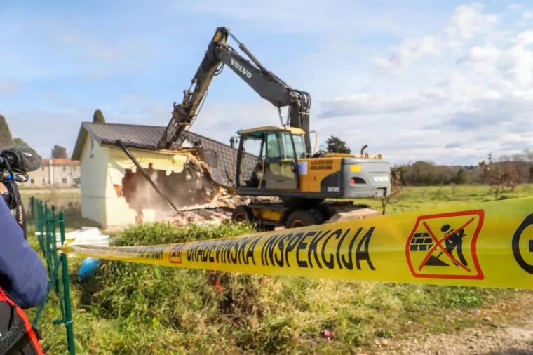 Ru&scaron;e se bespravni objekti u Istri