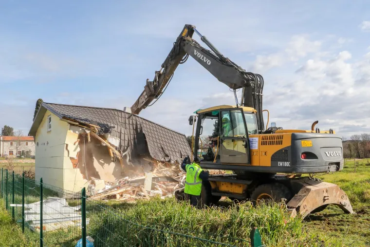 Ru&scaron;e se bespravni objekti u Istri