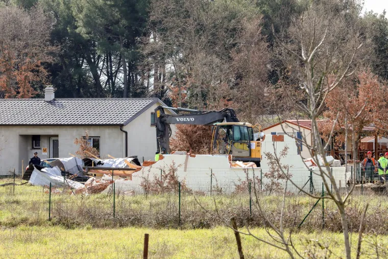 Ru&scaron;e se bespravni objekti u Istri