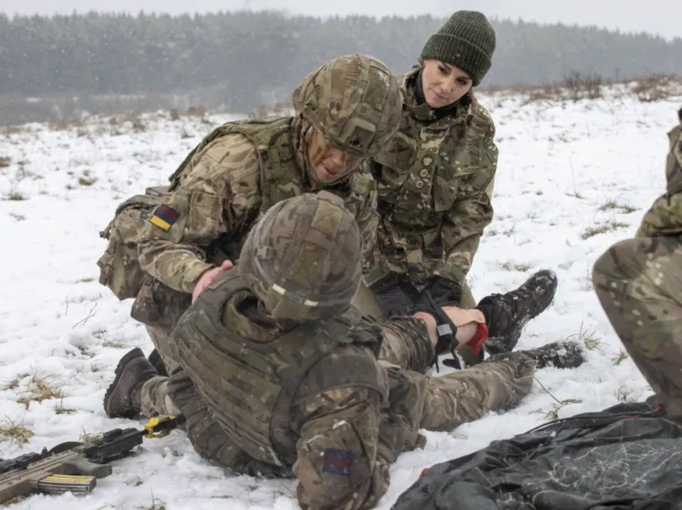 &Scaron;u&scaron;ka se da princ William vara princezu Kate s manekenkom, markizom Sarah Rose Hanbury: Osvanula je u ratnoj spremi