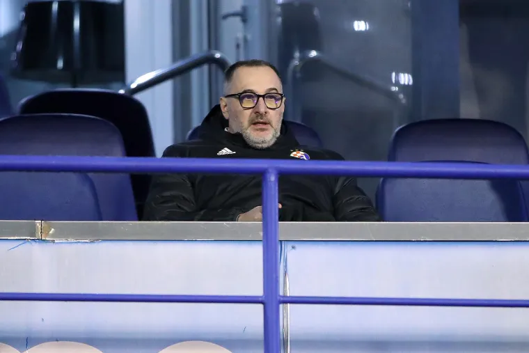 Krešimir Antolić konačno otišao iz Dinama: Pogledajte u kakvom autu je došao na posao zadnjeg radnog dana u klubu