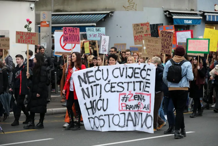 Poruke žena s Noćnog mar&scaron;a: 'Ni&scaron;ta kontra klita. &Scaron;trajk u kuhinji, &scaron;trajk na ulici!'