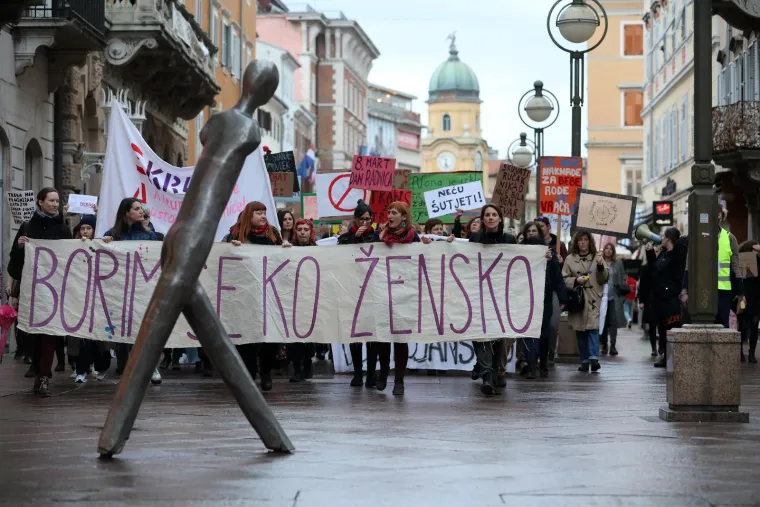 Poruke žena s Noćnog mar&scaron;a: 'Ni&scaron;ta kontra klita. &Scaron;trajk u kuhinji, &scaron;trajk na ulici!'