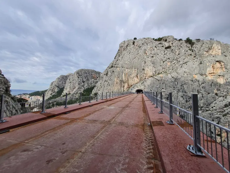 Spojen most iznad Omiša, stigao i premijer