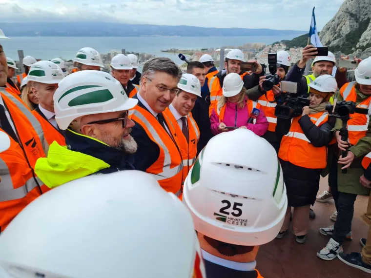 Spojen most iznad Omiša, stigao i premijer