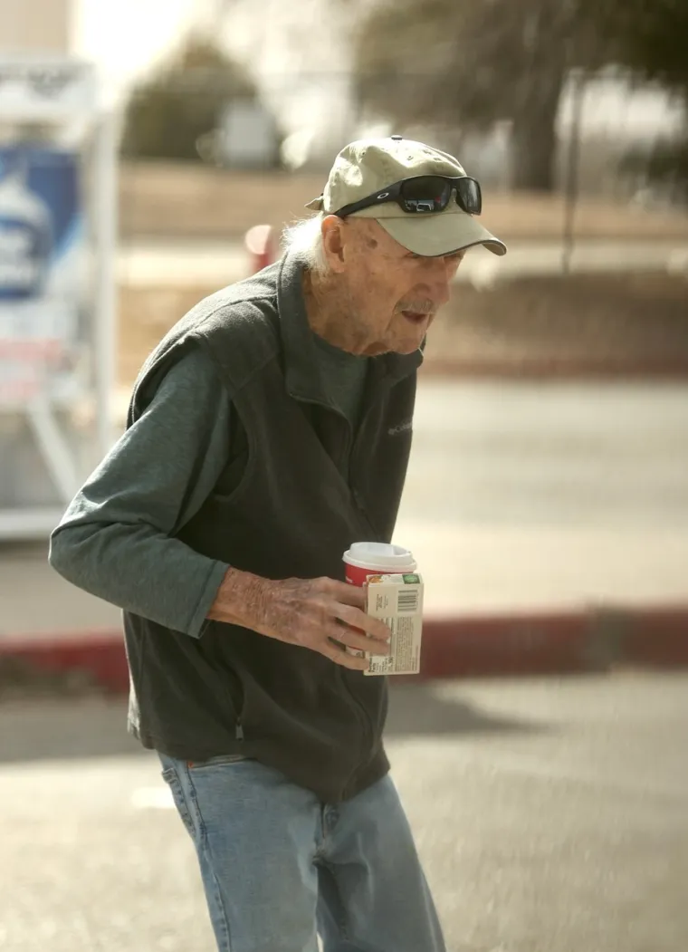 Jedan od najboljih glumaca ikad snimljen nakon dugo vremena: Žario je i palio Hollywoodom, a sada izgleda neprepoznatljivo