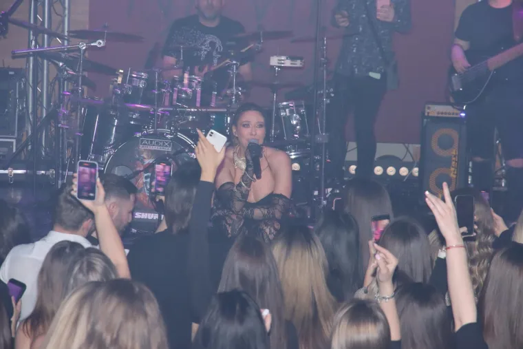Ana Nikolić 'zapalila' zagrebački klub: Srpsku pjevačicu slušale su Severina i Soraja Vučelić
