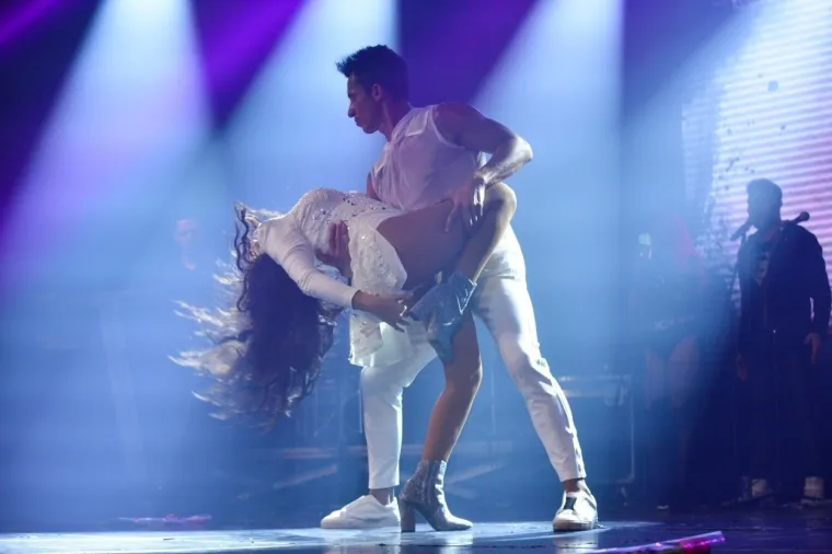 No, to nije bio jedini put kad je Maite razorila neku vezu. Meksički mediji tvrde da je ona razorila brak svoje najbolje prijateljice, Claudije Martín. Nedugo nakon što je obznanila da je okončala sedmogodišnju vezu s glazbenim producentom Kokom Stambukom, časopis TV Notes izvijestio je da je to napravila zbog tajne veze u koju se upustila s producentom meksičkog jutra &quot;Izađi na sunce&quot;, Andrésom Tovarom, koji je u vrijeme afere bio oženjen Claudijom Martín. 