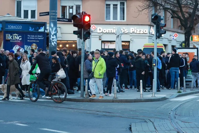 Boysi se okupili pred Sheratonom, ovo je najvažniji dan za Dinamo od 2000. godine