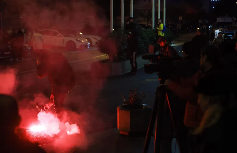 Pazite kakav su show Boysi napravili pred hotelom u kojemu se odlučuje o sudbini Dinama