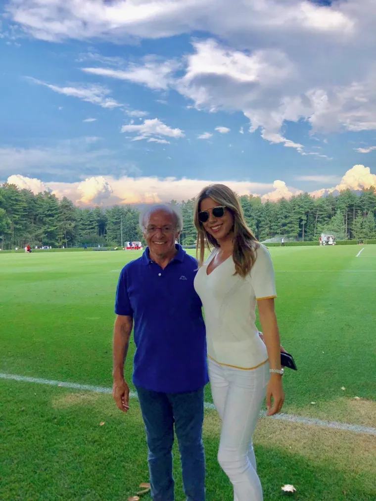 Rame za plakanje Iker Casillas prona&scaron;ao je na bujnom poprsju zanosne talijanske novinarke Eve