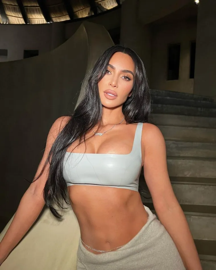 Slavna glumica brčkala se s frendicom u jacuzziju, a sestre Kardashian se natjecale koja će pokazati više kože