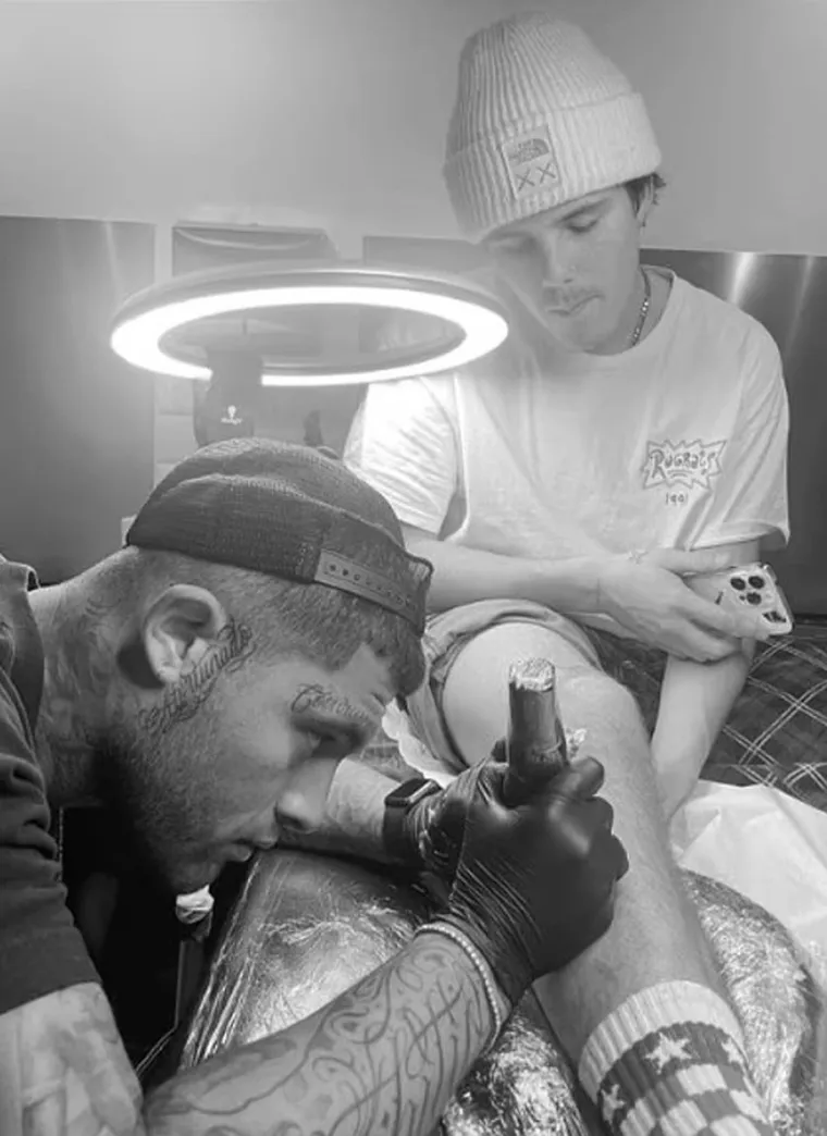 Slavna glumica brčkala se s frendicom u jacuzziju, a sestre Kardashian se natjecale koja će pokazati vi&scaron;e kože