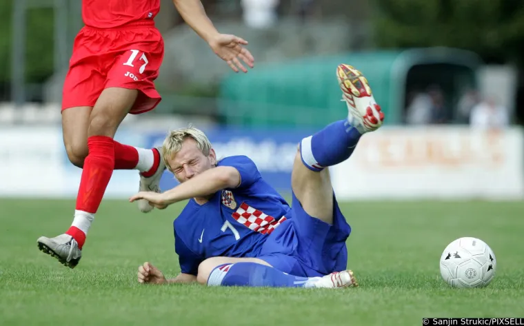 Kako je legendarni Rakitić izgledao 2007. godine na svom debiju za hrvatsku reprezentaciju