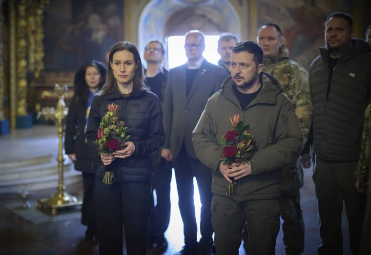 Tisuće uplakanih ljudi u Kijevu ispratilo Da Vincija, heroja Ukrajine. Na sprovod do&scaron;ao i Zelenski