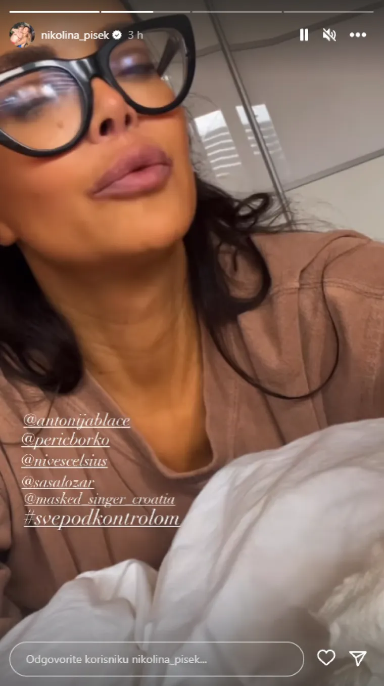 &quot;Posljednjih sat vremena histeriziram i nastojim se ne baciti kroz prozor, što ne bi pretjerano funkcioniralo budući da se garderoba nalazi u prizemlju&quot;, našalila se Nikolina i dodala da se fokusirala na pripremu showa uživo te na pozitivnu atmosferu koja vlada u jednom od najvećih studija u Hrvatskoj.