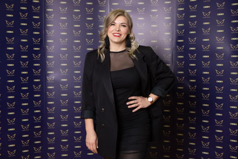 Krenuo spektakularni show uživo! Poznata imena stigla na najluđu subotnju zabavu