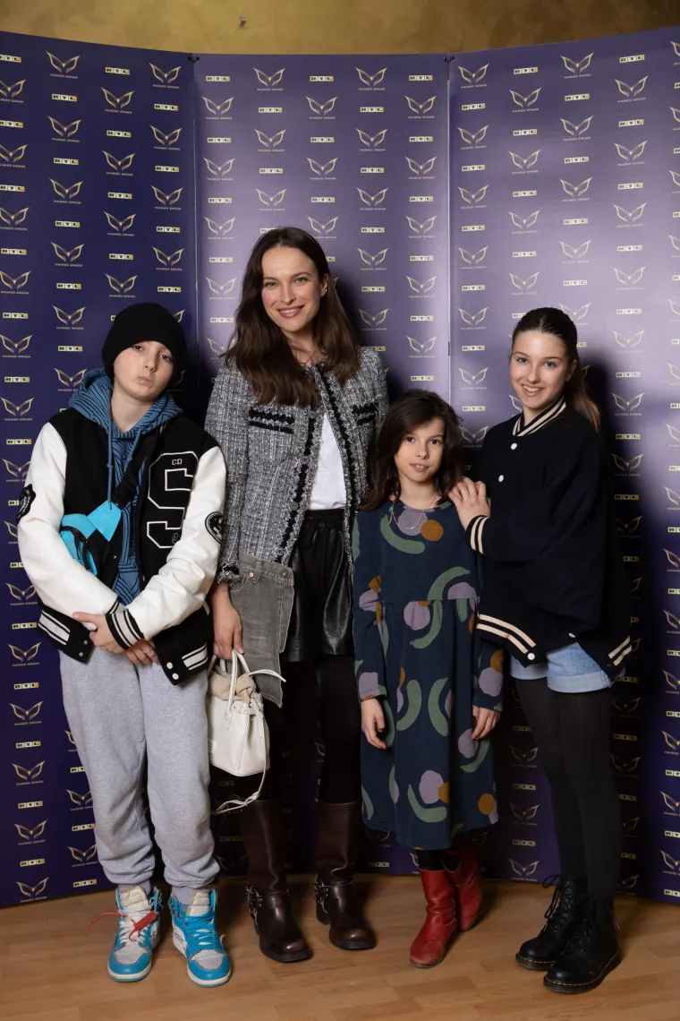 Krenuo spektakularni show uživo! Poznata imena stigla na najluđu subotnju zabavu