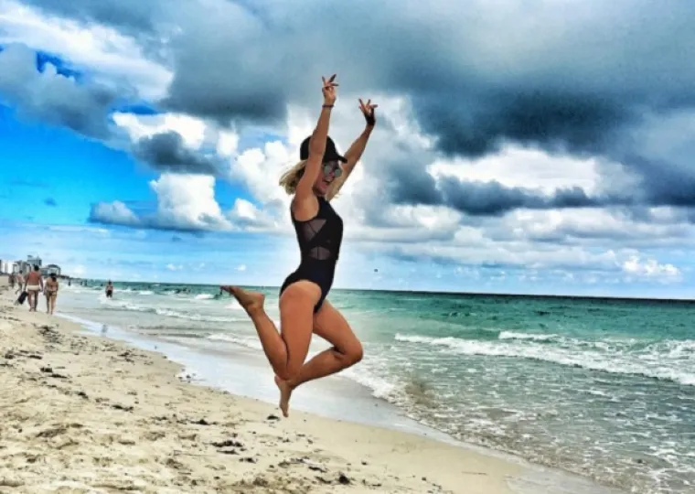 Riskantniji badić dugo nismo vidjeli: Maja &Scaron;uput podigla temperaturu na bazenu i servirala poze da ti pamet stane