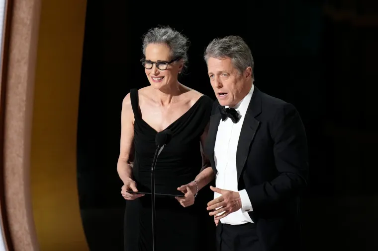 Svi smo se 90-ih smijali uz njihov hit film, a sad su zablistali na Oscarima: Čuvena glumica posebno plijenila pažnju,  a tek njezina atraktivna kći