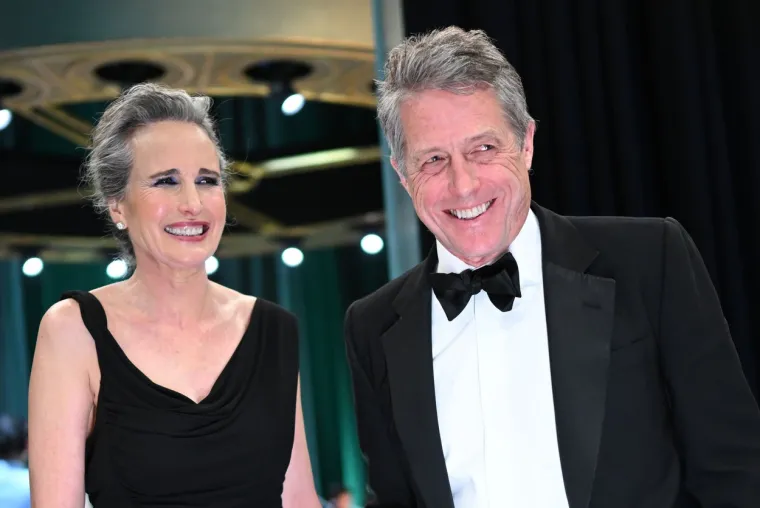 Svi smo se 90-ih smijali uz njihov hit film, a sad su zablistali na Oscarima: Čuvena glumica posebno plijenila pažnju,  a tek njezina atraktivna kći