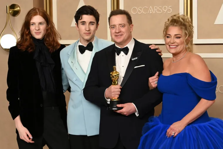 Brendan Fraser, Leland Fraser, Holden Fraser i Jeanne Moore