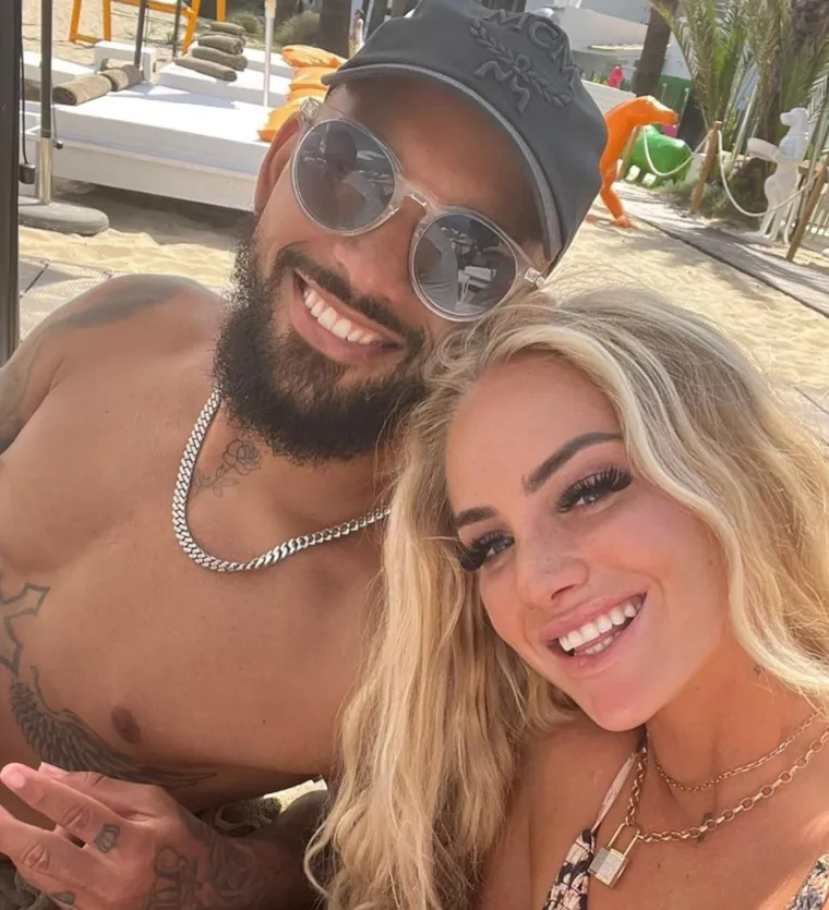 Suigračicu ostavila zbog nogometa&scaron;a pa otkrila &scaron;to su joj govorili iza leđa: 'Možda starija generacija ima problem s tim'