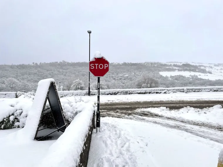 Snježna mećava prošli tjedan paralizirala je Englesku: Sad su temperature skočile, ali ledeno doba se vraća