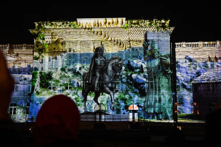 Čarobne svjetlosne instalacije opet dolaze u Zagreb. Peti po redu Festival svjetla ove godine s motivom proljeća
