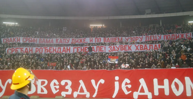 Skandaloznom porukom navijači Crvene zvezde čestitali rođendan osuđenom ratnom zločincu