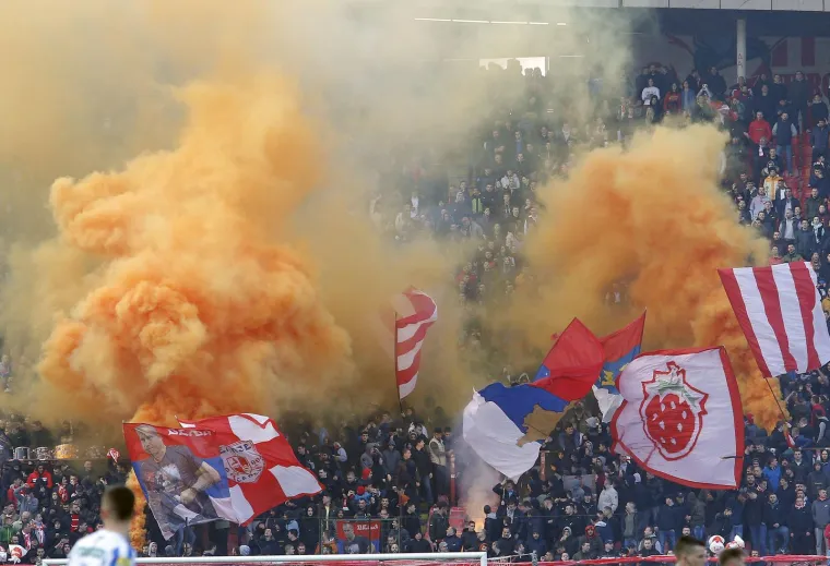 Skandaloznom porukom navijači Crvene zvezde čestitali rođendan osuđenom ratnom zločincu