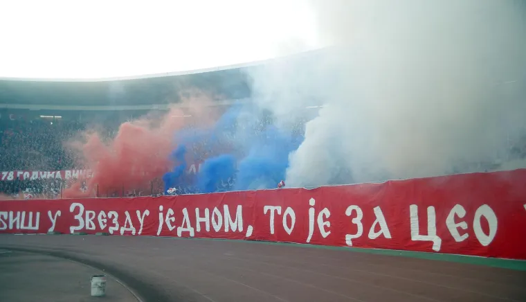 Skandaloznom porukom navijači Crvene zvezde čestitali rođendan osuđenom ratnom zločincu