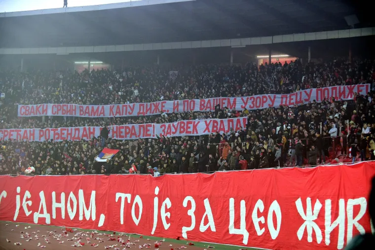 Skandaloznom porukom navijači Crvene zvezde čestitali rođendan osuđenom ratnom zločincu