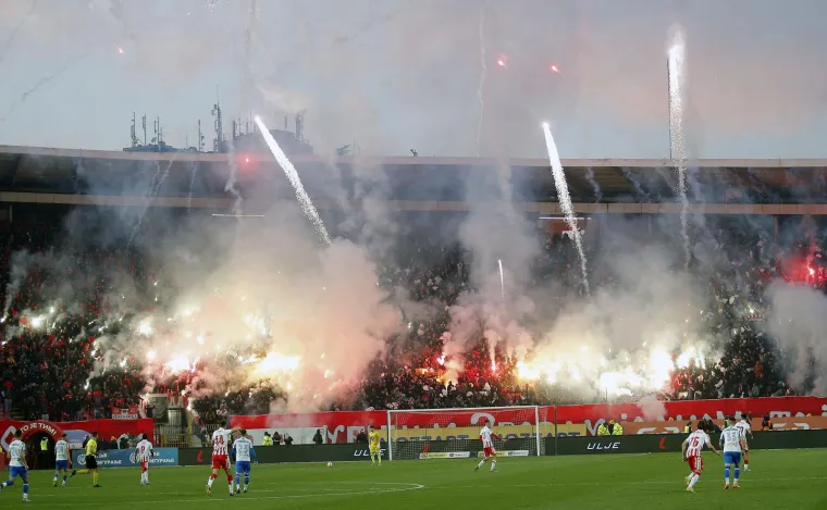 Skandaloznom porukom navijači Crvene zvezde čestitali rođendan osuđenom ratnom zločincu