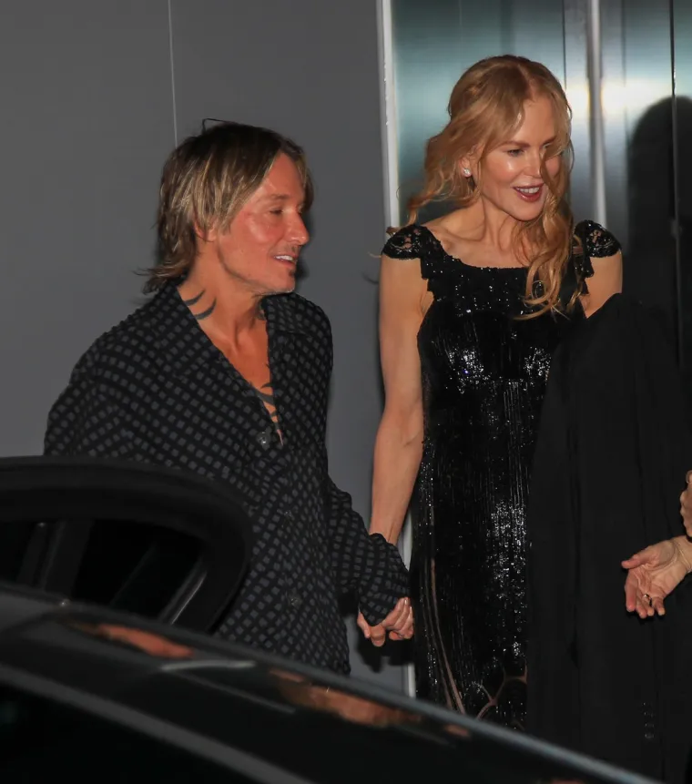 Uz sve to, drže se pravila da ne prođe duže od sedam dana da se ne vide, bez obzira o kojoj se udaljenosti radi. Keith je jednom proveo 10 sati u avionu da dođe do Londona, provede noć sa svojom suprugom i potom se vrati kako bi održao unaprijed dogovoreni koncert. "To je za mene ljubav. To je ne&scaron;to &scaron;to se ne događa često. No isto to bih i ja napravila za njega. Pa, na kraju, na to smo se zavjetovali jedno drugome", priznala je Nicole Kidman.