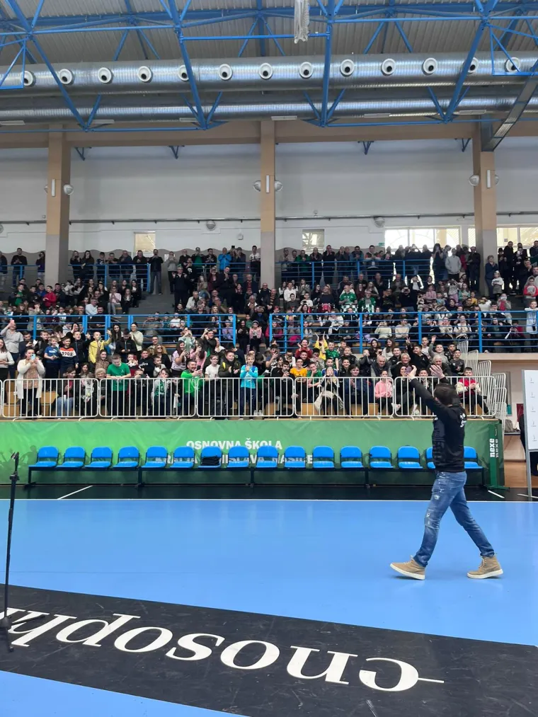 Spektakl na predstavljanju legendarnog Kauboja: Godinama ni jedan rukometaš u Hrvatskoj nije doživio ovakvu dobrodošlicu