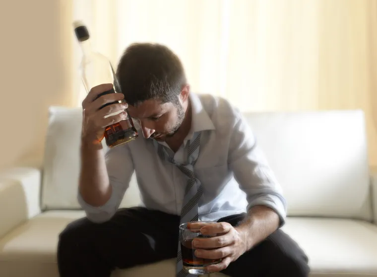 Prečesto konzumiranje alkohola može ugroziti vaše zdravlje: Ovo je šest znakova upozorenja da trebate smanjiti piće