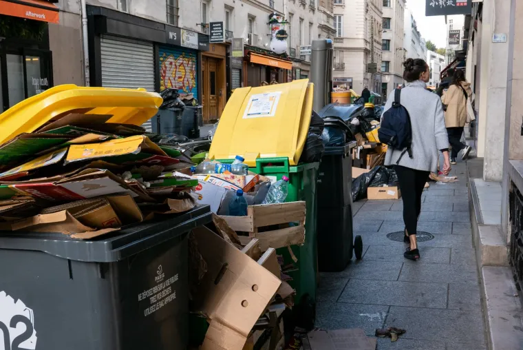 Mislili ste da je Zagreb prekrcan smećem? Pogledajte kako to izgleda u Parizu