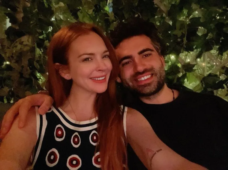 Vijest o prinovi Lindsay je objavila na svom Instagram profilu. &apos;Blagoslovljeni smo i uzbuđeni!&apos;, napisala je pokraj fotografije s natpisom &apos;uskoro dolazi&apos;.

